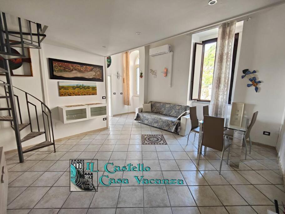 Il Castello Casa Vacanza Salerno Exterior photo